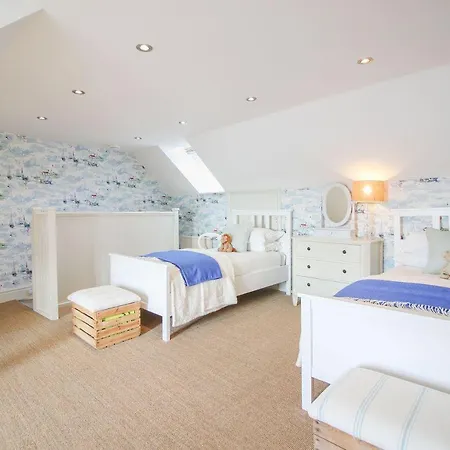 Bennerley House * Saint Mawes