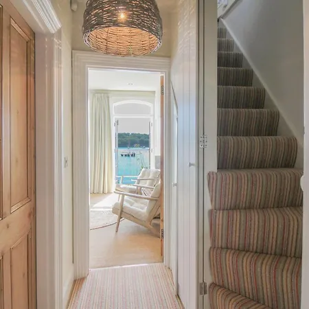 Bennerley House * Saint Mawes